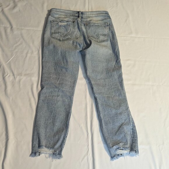 Silver Aiko Slim Crop Light Wash Size W26/L25 Distressed Jeans Color: Indigo - Picture 2 of 13